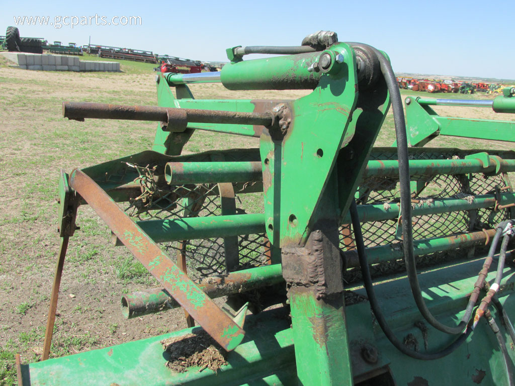 741 LOADER 8FT W/ GRAPPLE